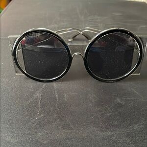 Round Black Sunglasses